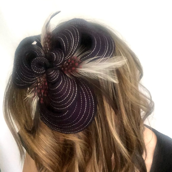 Handmade delicate felt and feather fascinator headband deep purple pink dot - Picture 1 of 4